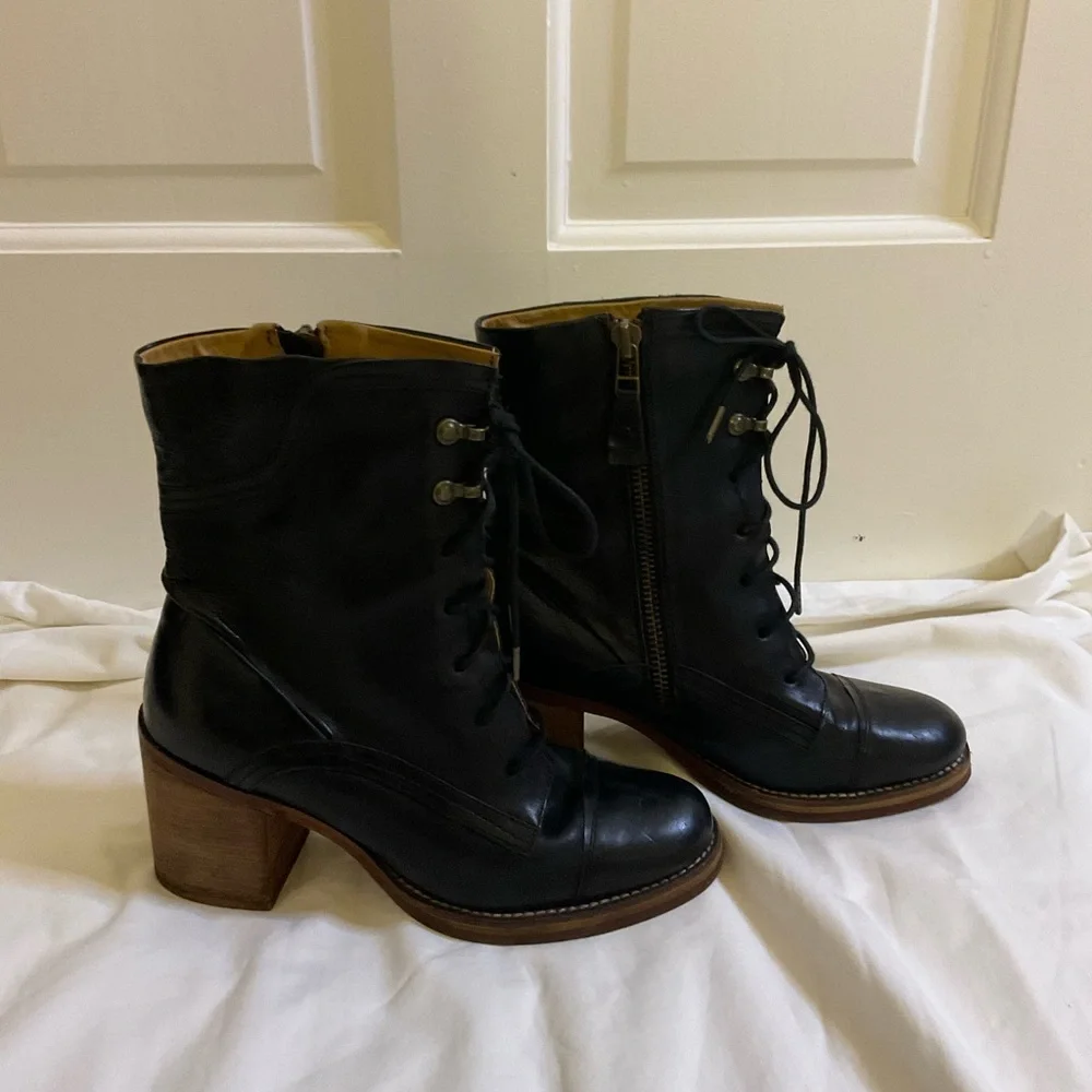 ❌ NEW LISTING ❌ J. Shoes Heeled Combat / Moto Boots - Picture 4 of 11